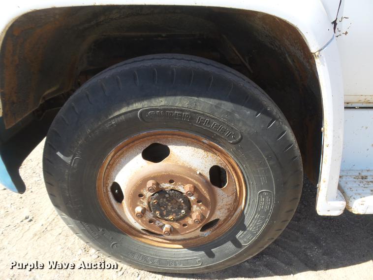 image for item DC3850 1976 Chevrolet C60 grain truck