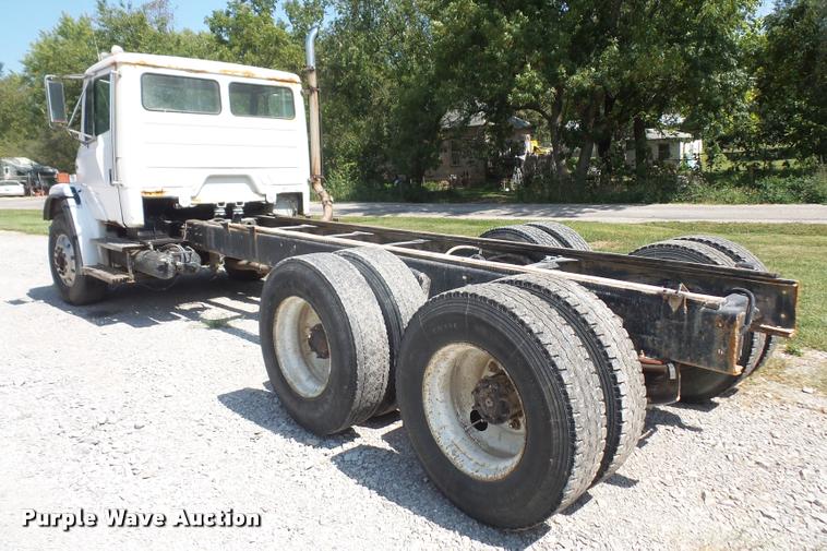 image for item DC5355 1995 Freightliner FL80 truck cab and chassis