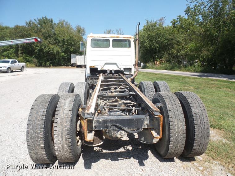 image for item DC5355 1995 Freightliner FL80 truck cab and chassis