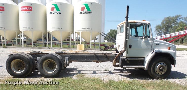 image for item DC5355 1995 Freightliner FL80 truck cab and chassis