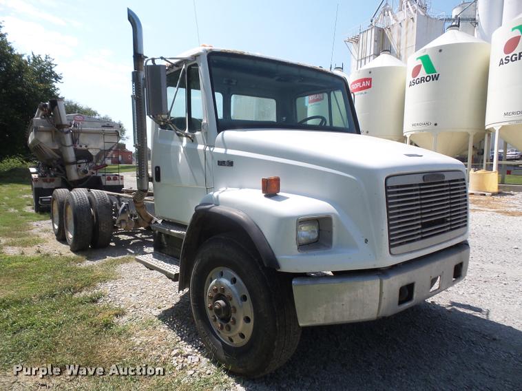 image for item DC5355 1995 Freightliner FL80 truck cab and chassis