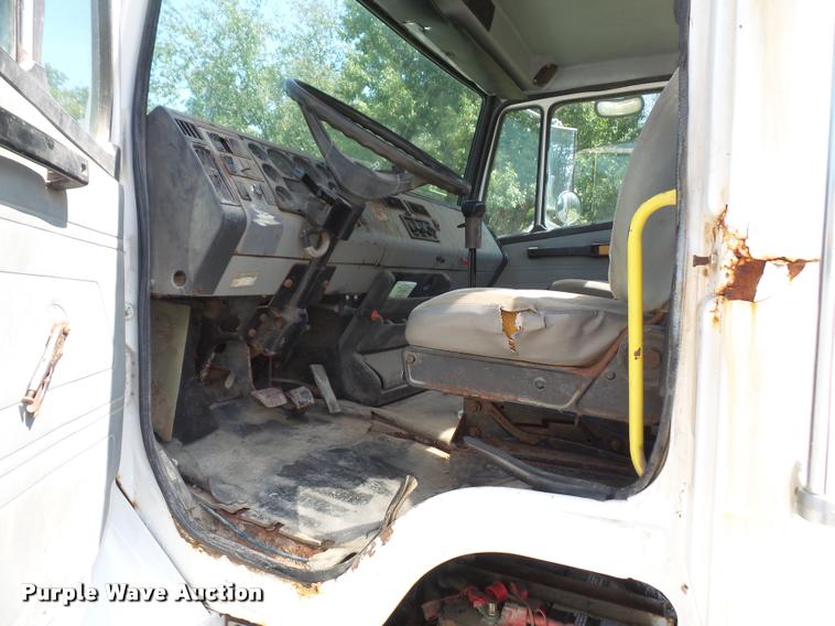 image for item DC5355 1995 Freightliner FL80 truck cab and chassis