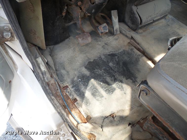 image for item DC5355 1995 Freightliner FL80 truck cab and chassis