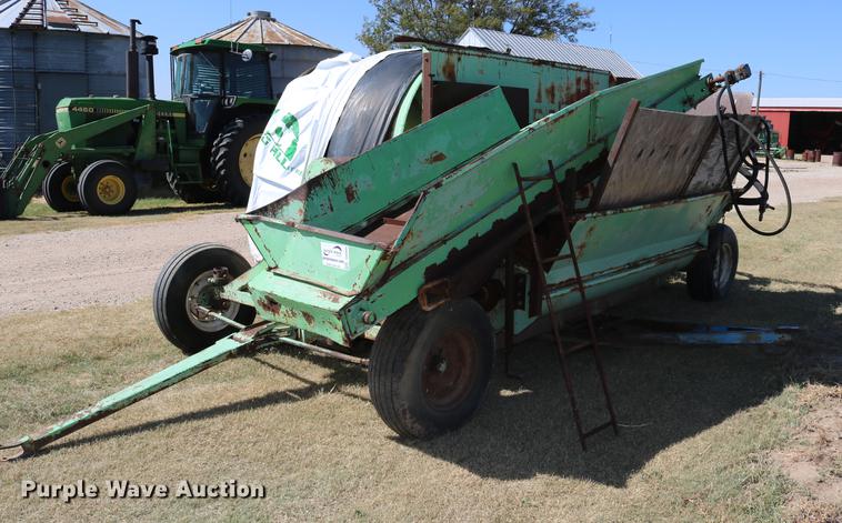 image for item DD0080 Ag Bagger silage bagger