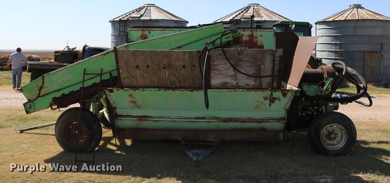 image for item DD0080 Ag Bagger silage bagger