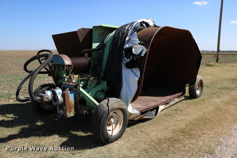 image for item DD0080 Ag Bagger silage bagger