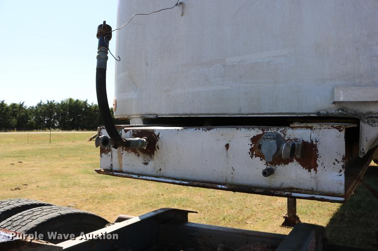 image for item DD0081 1982 Schertzer 35CD commodity dump trailer