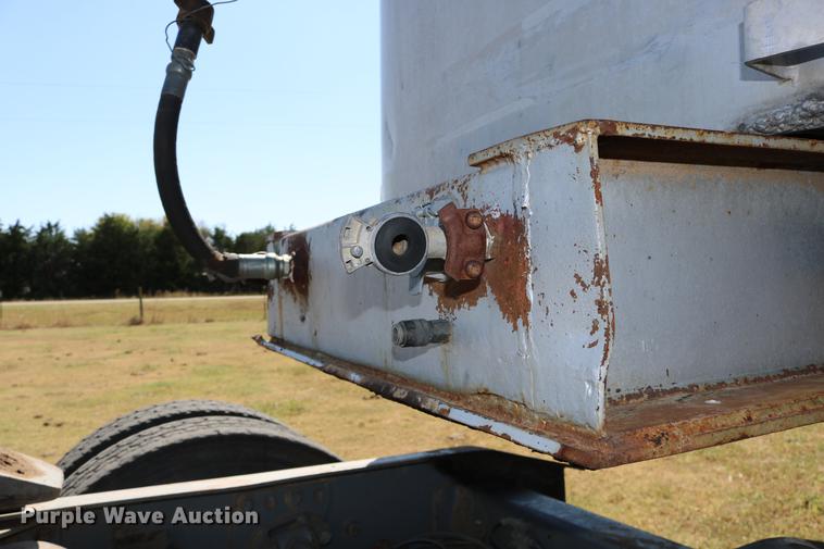 image for item DD0081 1982 Schertzer 35CD commodity dump trailer