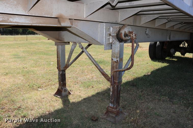 image for item DD0081 1982 Schertzer 35CD commodity dump trailer