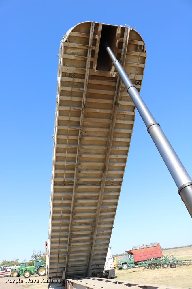 image for item DD0081 1982 Schertzer 35CD commodity dump trailer