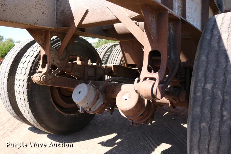 image for item DD0081 1982 Schertzer 35CD commodity dump trailer