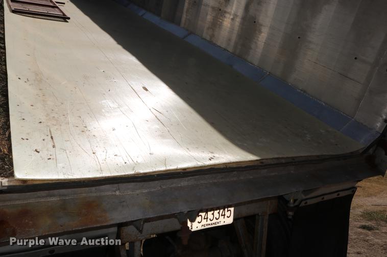image for item DD0081 1982 Schertzer 35CD commodity dump trailer