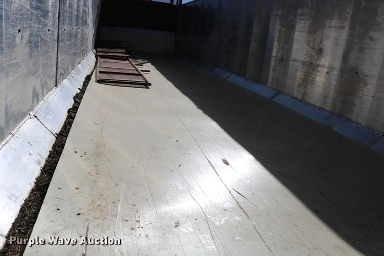 image for item DD0081 1982 Schertzer 35CD commodity dump trailer