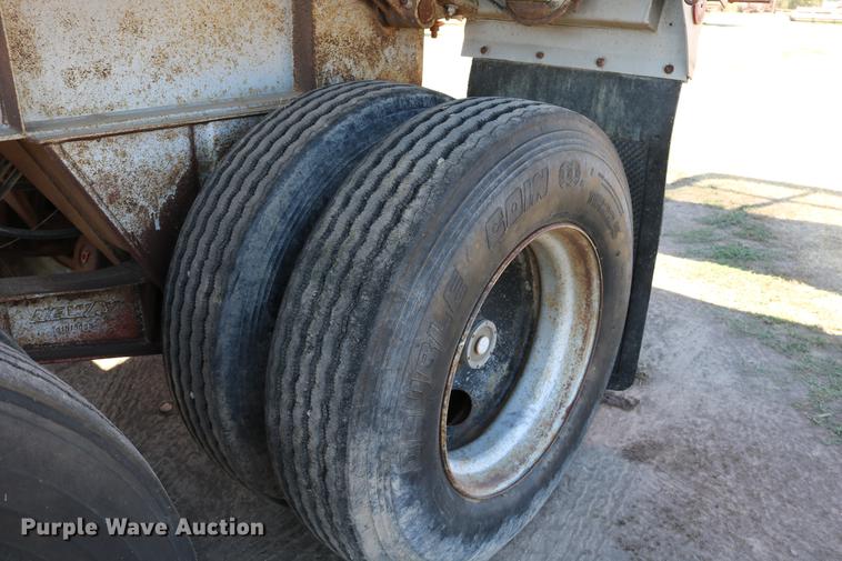 image for item DD0081 1982 Schertzer 35CD commodity dump trailer