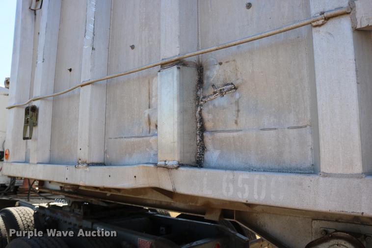 image for item DD0081 1982 Schertzer 35CD commodity dump trailer