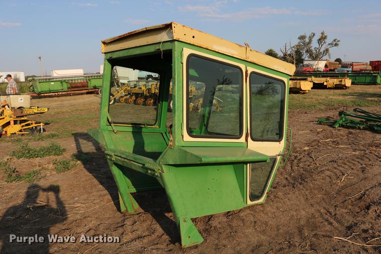 image for item DD0144 Hiniker cab