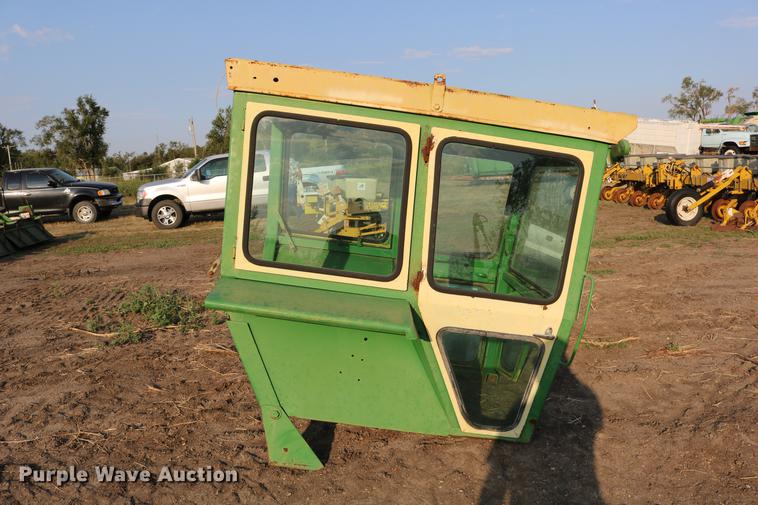 image for item DD0144 Hiniker cab