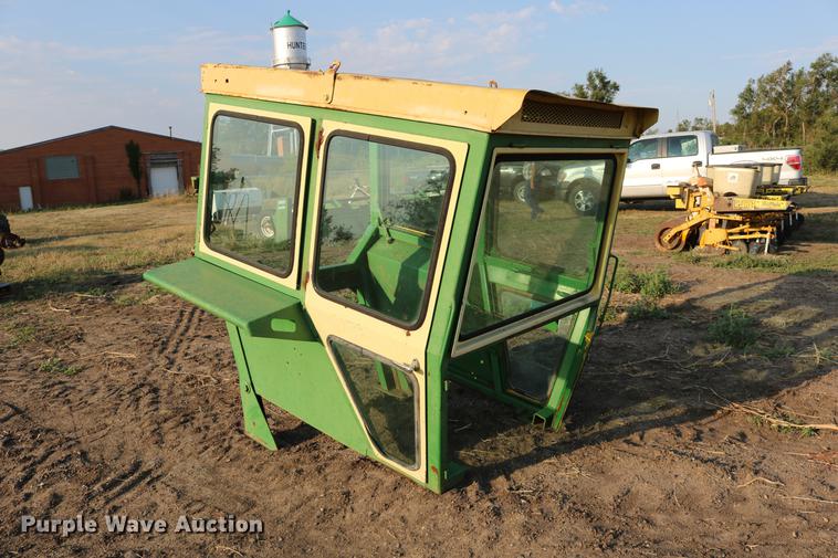 image for item DD0144 Hiniker cab