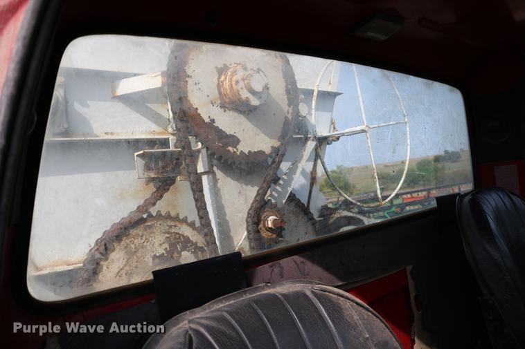 image for item DD0159 1987 Ford F800 feed truck