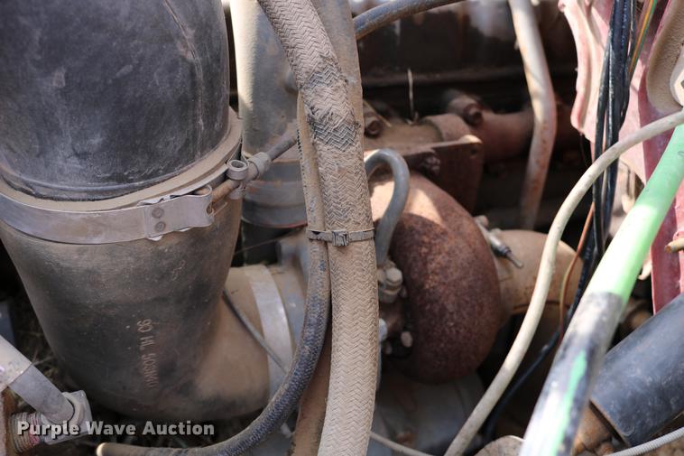 image for item DD0159 1987 Ford F800 feed truck