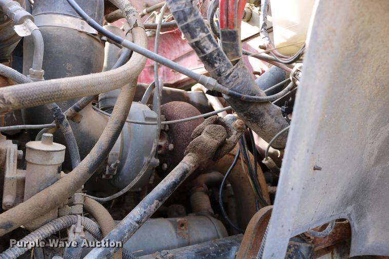 image for item DD0159 1987 Ford F800 feed truck