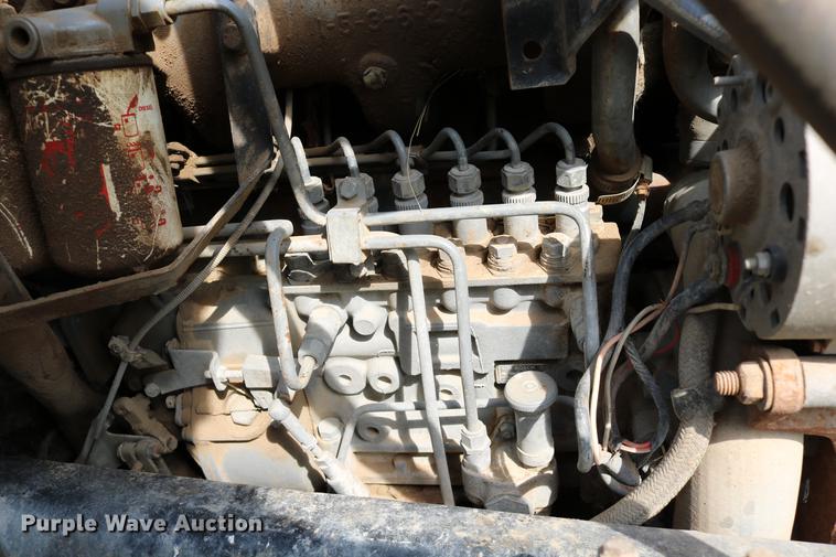 image for item DD0159 1987 Ford F800 feed truck