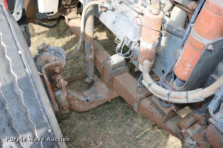 image for item DD0159 1987 Ford F800 feed truck