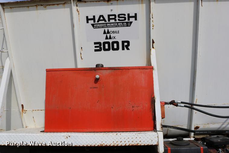 image for item DD0159 1987 Ford F800 feed truck