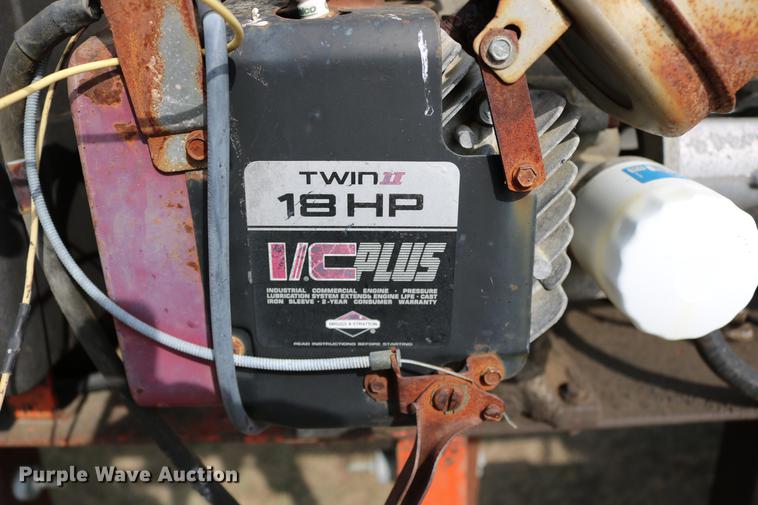 image for item DD0159 1987 Ford F800 feed truck