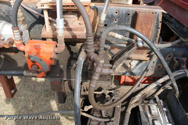 image for item DD0159 1987 Ford F800 feed truck