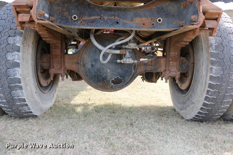 image for item DD0159 1987 Ford F800 feed truck