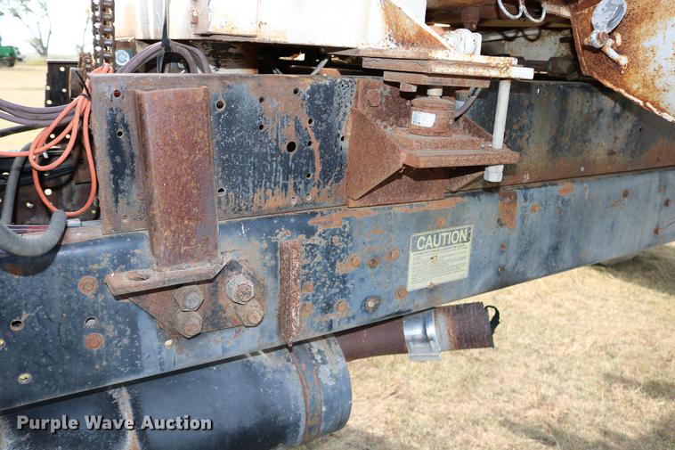 image for item DD0159 1987 Ford F800 feed truck