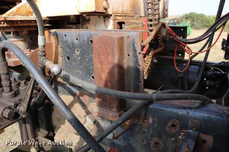 image for item DD0159 1987 Ford F800 feed truck