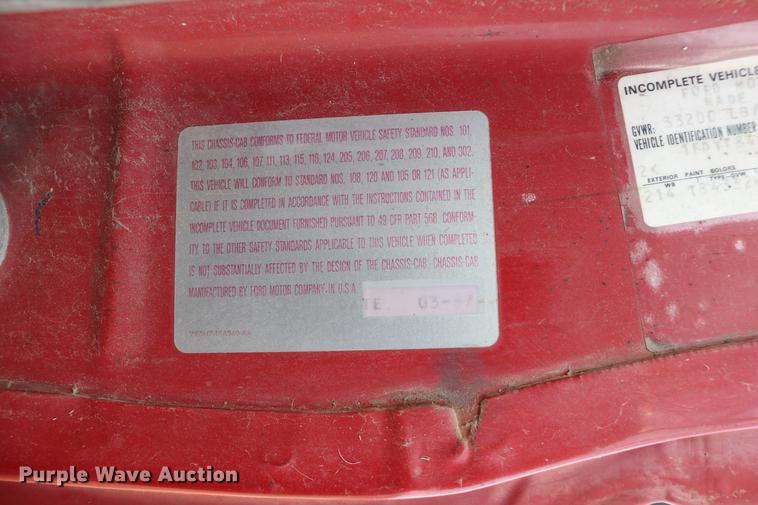 image for item DD0159 1987 Ford F800 feed truck