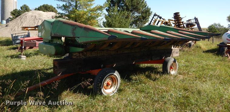 image for item DD0758 John Deere 653A row crop head