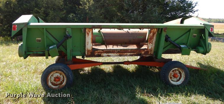 image for item DD0758 John Deere 653A row crop head