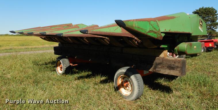 image for item DD0758 John Deere 653A row crop head