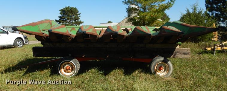 image for item DD0758 John Deere 653A row crop head