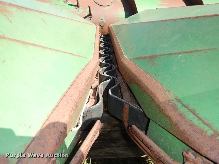 image for item DD0758 John Deere 653A row crop head