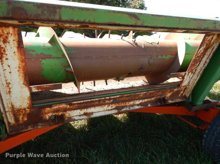 image for item DD0758 John Deere 653A row crop head