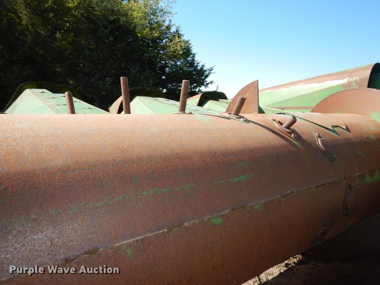 image for item DD0758 John Deere 653A row crop head