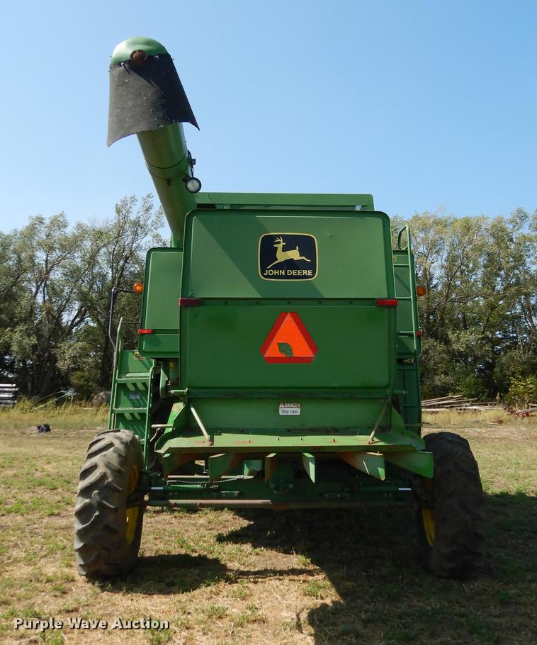 image for item DD0763 1983 John Deere 7720 combine