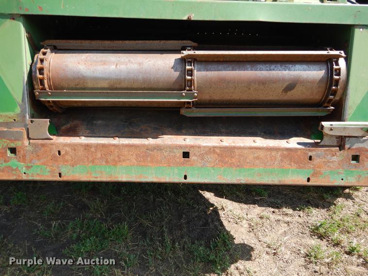 image for item DD0763 1983 John Deere 7720 combine