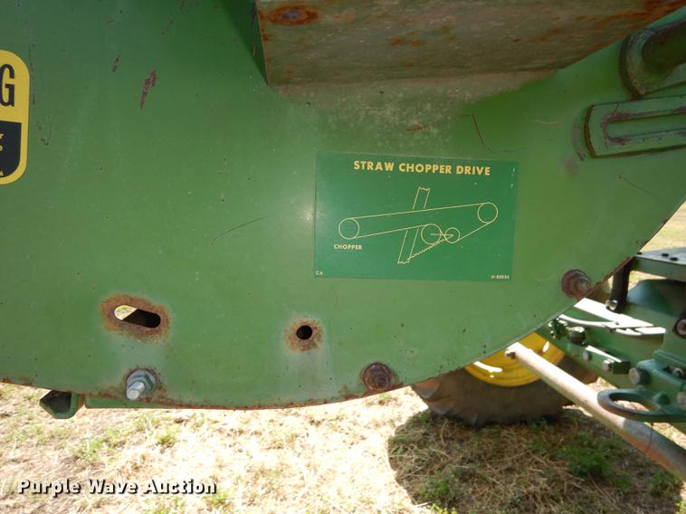 image for item DD0763 1983 John Deere 7720 combine