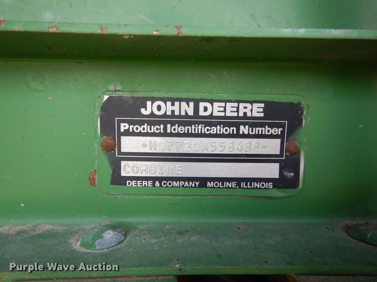 image for item DD0763 1983 John Deere 7720 combine