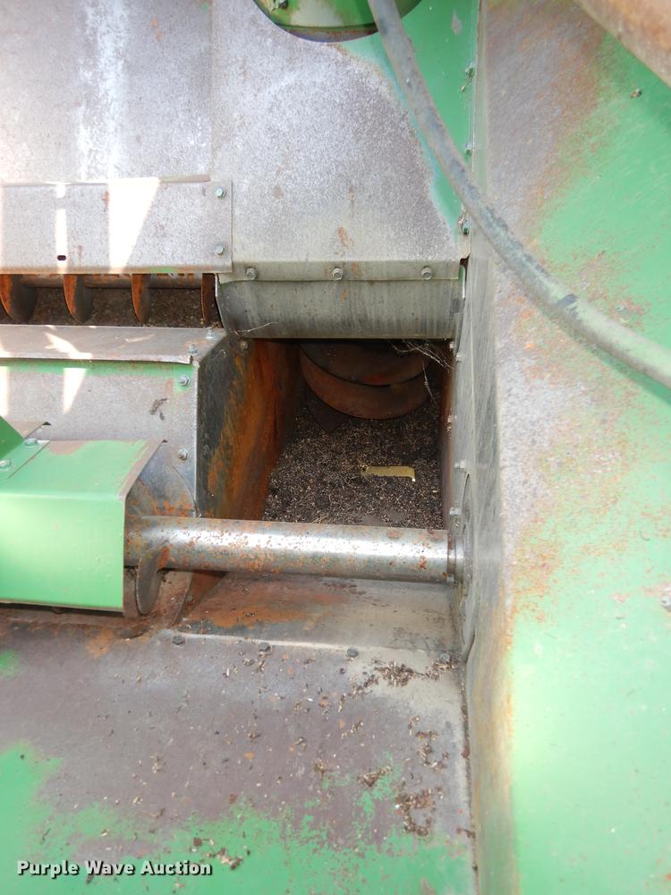 image for item DD0763 1983 John Deere 7720 combine