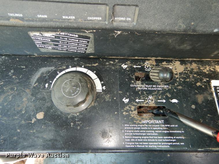 image for item DD0763 1983 John Deere 7720 combine