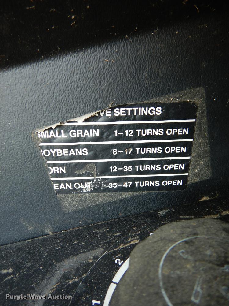 image for item DD0763 1983 John Deere 7720 combine