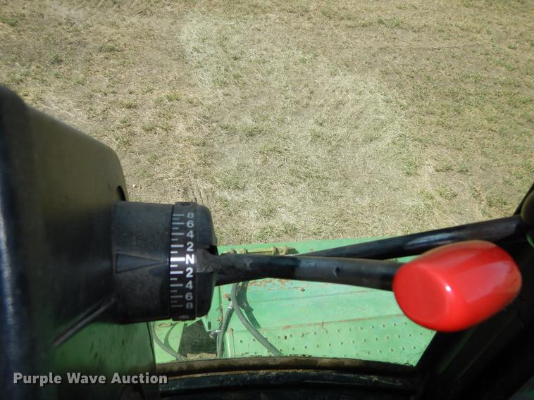 image for item DD0763 1983 John Deere 7720 combine