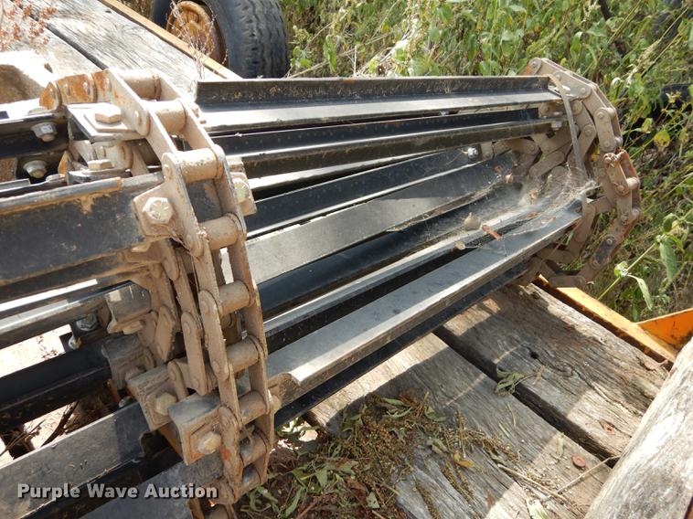 image for item DD0763 1983 John Deere 7720 combine